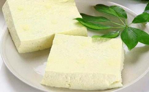 大班游戏教案《打豆腐果》