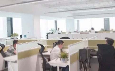 �칫��װ�޺�ͬ13ƪ[�ر�]