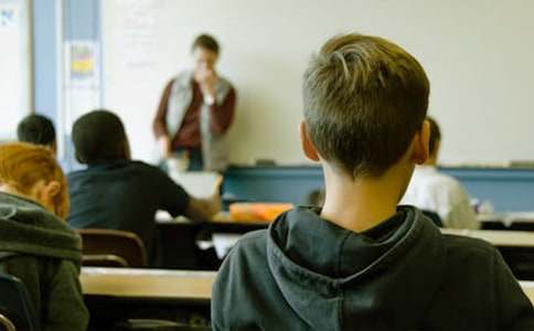 �ӱ�У԰������ȫ�����ιۺ��