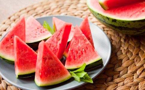 ����Զ������С���и�